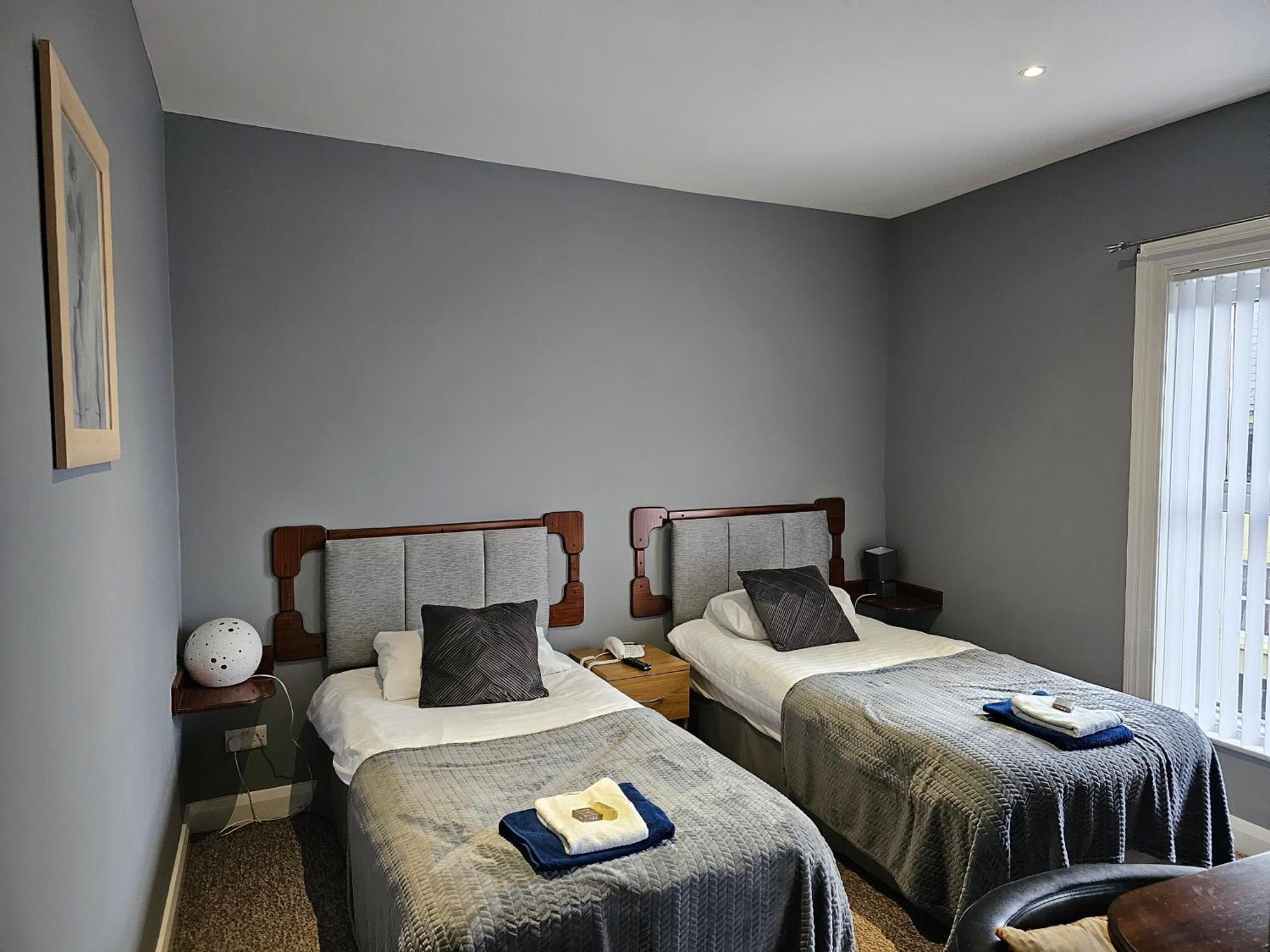 Manor Hotel 巴利马尼 外观 照片